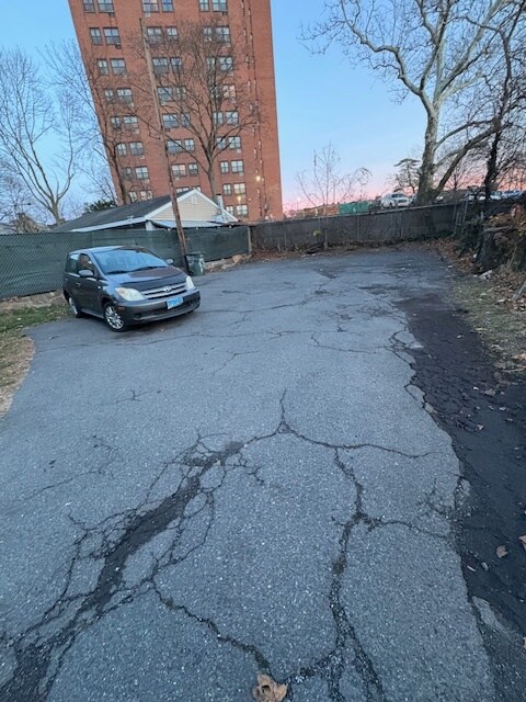 Building Photo - 315-317 Maplewood Ave