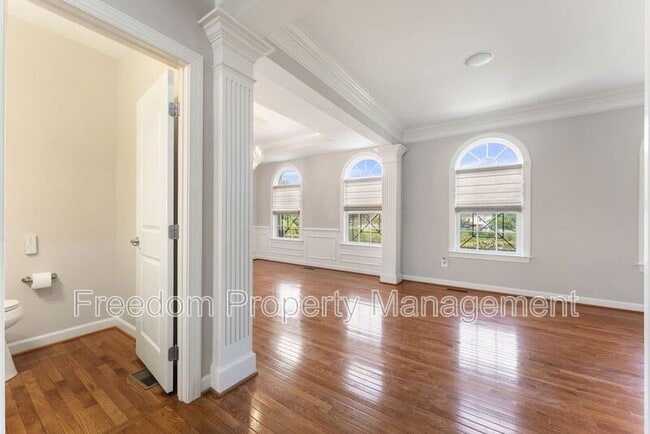 Building Photo - 42524 Rowderbury Square