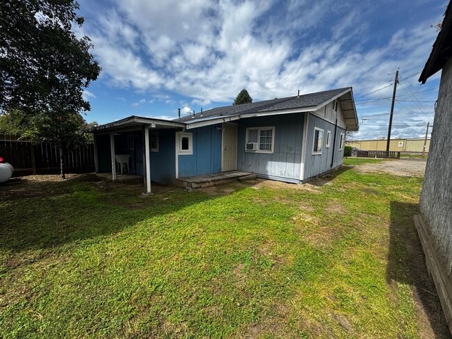 Building Photo - CHECK OUT THIS LOVELY HOME & APPLY TODAY!