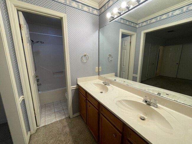 Building Photo - Large Brick Home In Desirable "Huntington ...