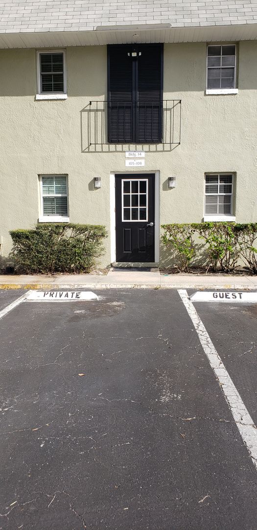 Building Photo - Cozy 2nd floor condo by Lake Underhill