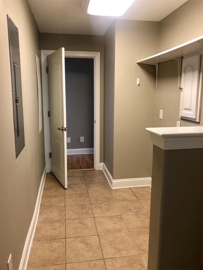 Building Photo - 136 Westshore Pointe
