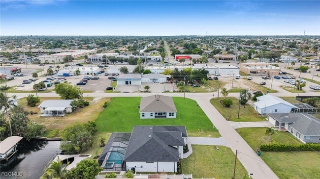 Building Photo - 1327 SE 16th Pl