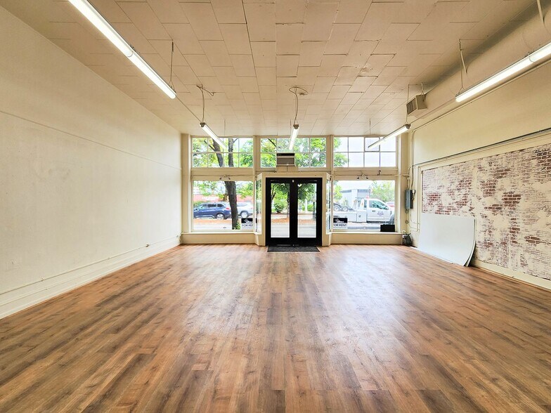 Building Photo - 12610 SW Farmington Rd