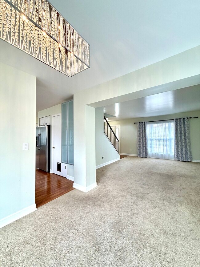 Building Photo - 665 Lakewood Farms Dr