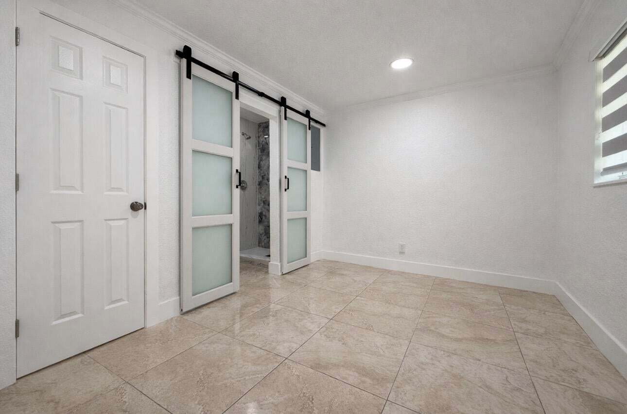 Building Photo - 732 Neil Rd