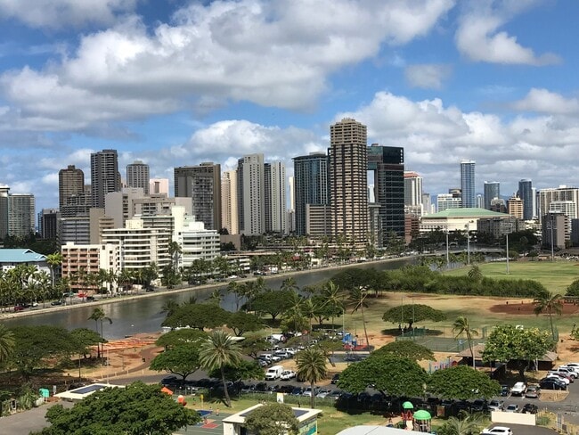 Building Photo - 2444 Hihiwai St