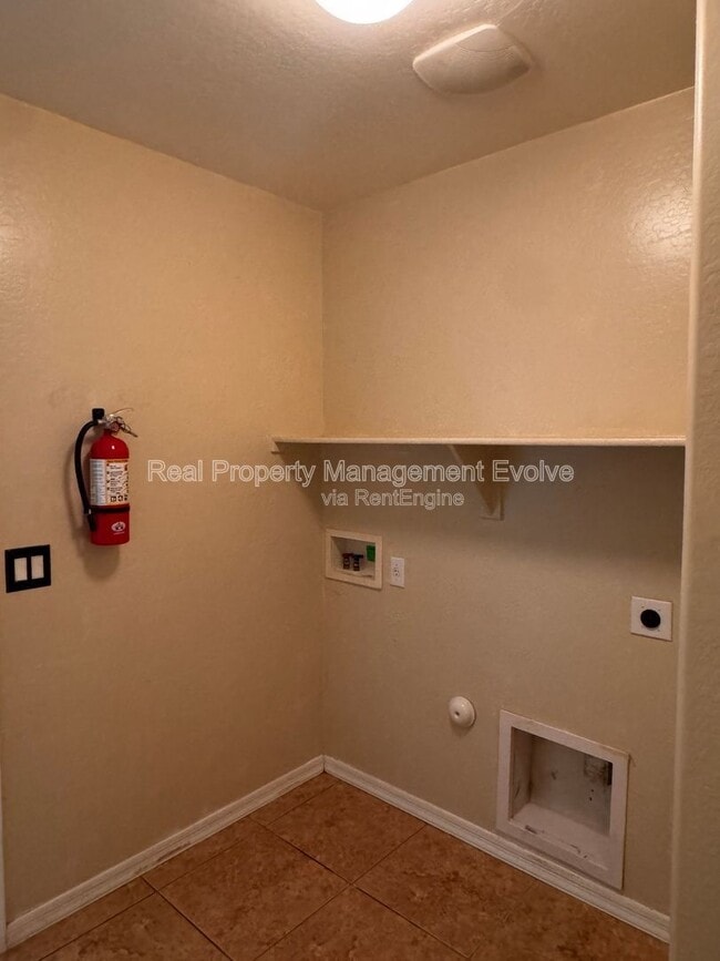 Building Photo - 18184 W Saguaro Ln