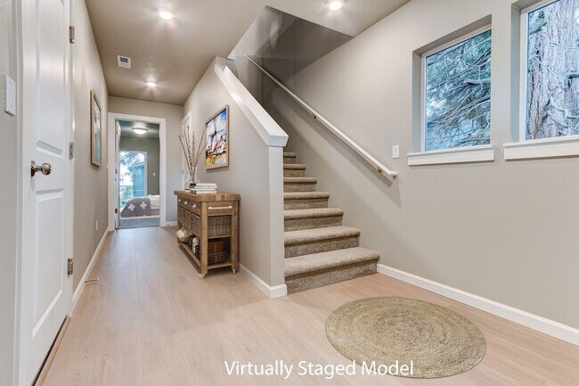 Building Photo - Beautiful Newer Construction Home! 3 Maste...