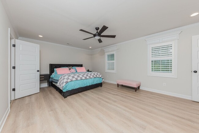 Building Photo - Coastal Elegance on a Spacious Corner Lot in Kings Harbor