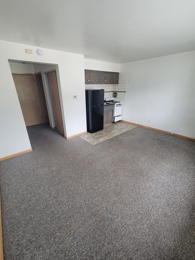 Building Photo - 6521
