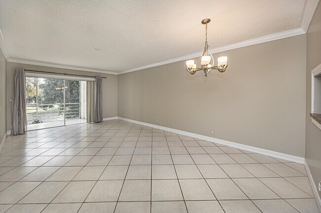 Building Photo - 2700 Casita Way