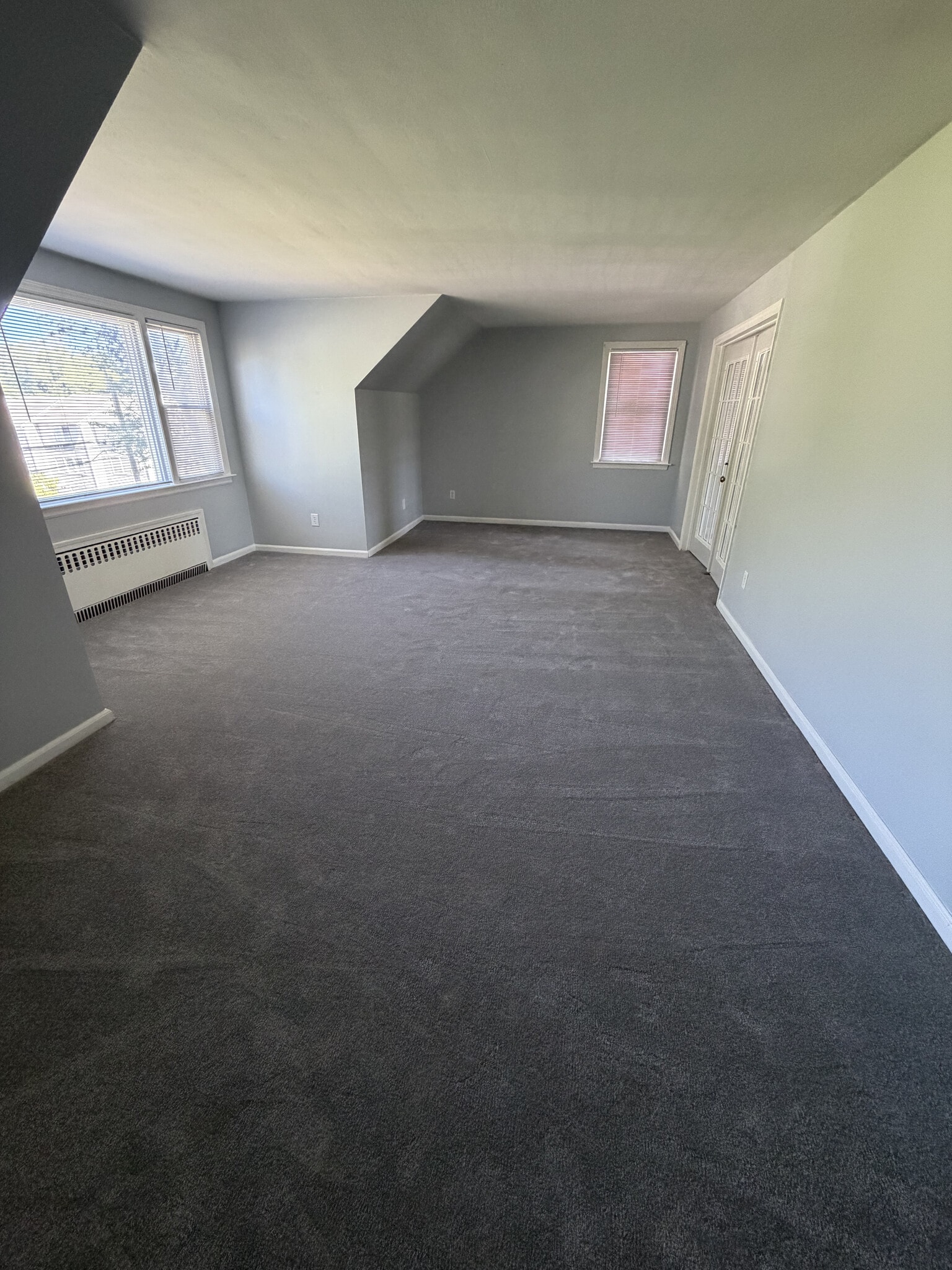 Building Photo - 295 Rosewood Ave
