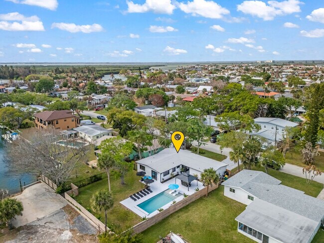 Building Photo - 115 Esther Dr