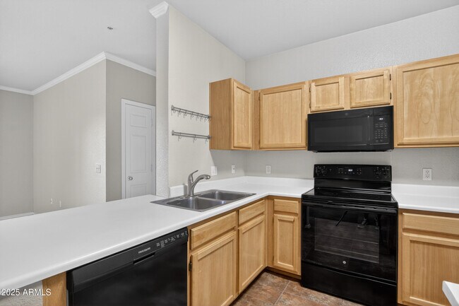 Building Photo - 5401 E Van Buren St