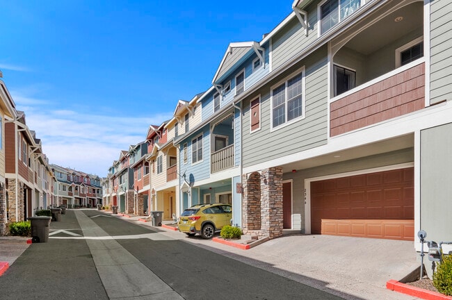 Building Photo - 2344 W Silverton Dr