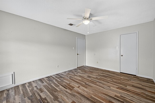 Building Photo - 3303 Palm Desert Ln