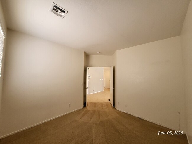 Building Photo - 6925 Water Pipit St