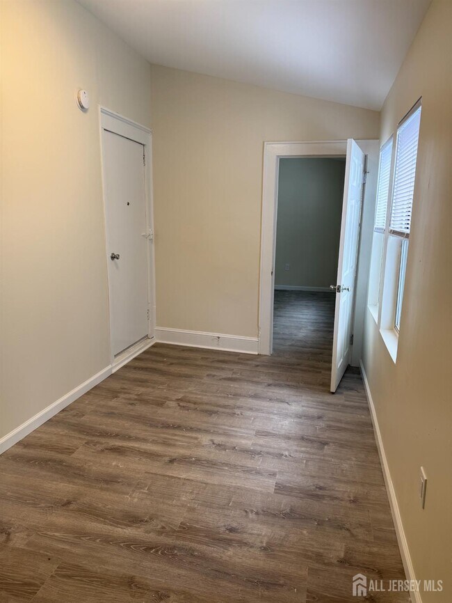 Building Photo - 729 Bordentown Ave