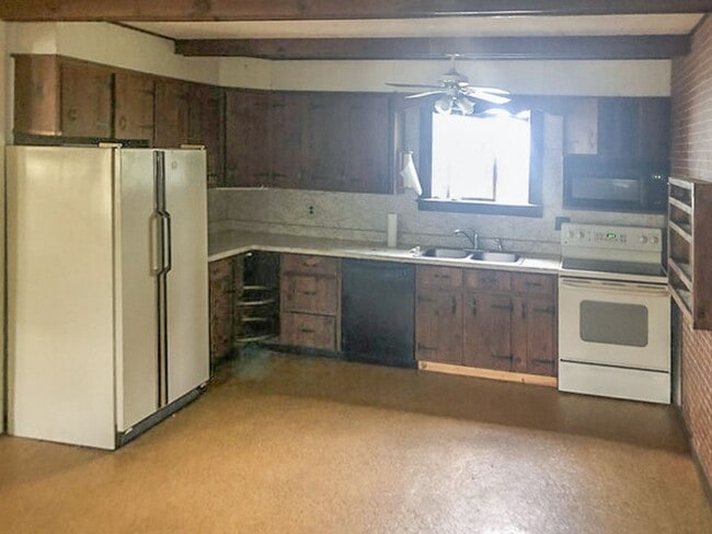 Building Photo - Spacious 5-Bedroom, 4-Bathroom Home Near UVM & Downtown Burlington (10 Walnut St)