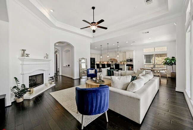 Building Photo - 4303 Woodledge Pl