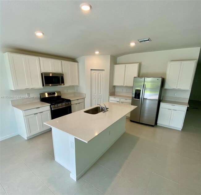 Building Photo - 5971 Pickering Dr