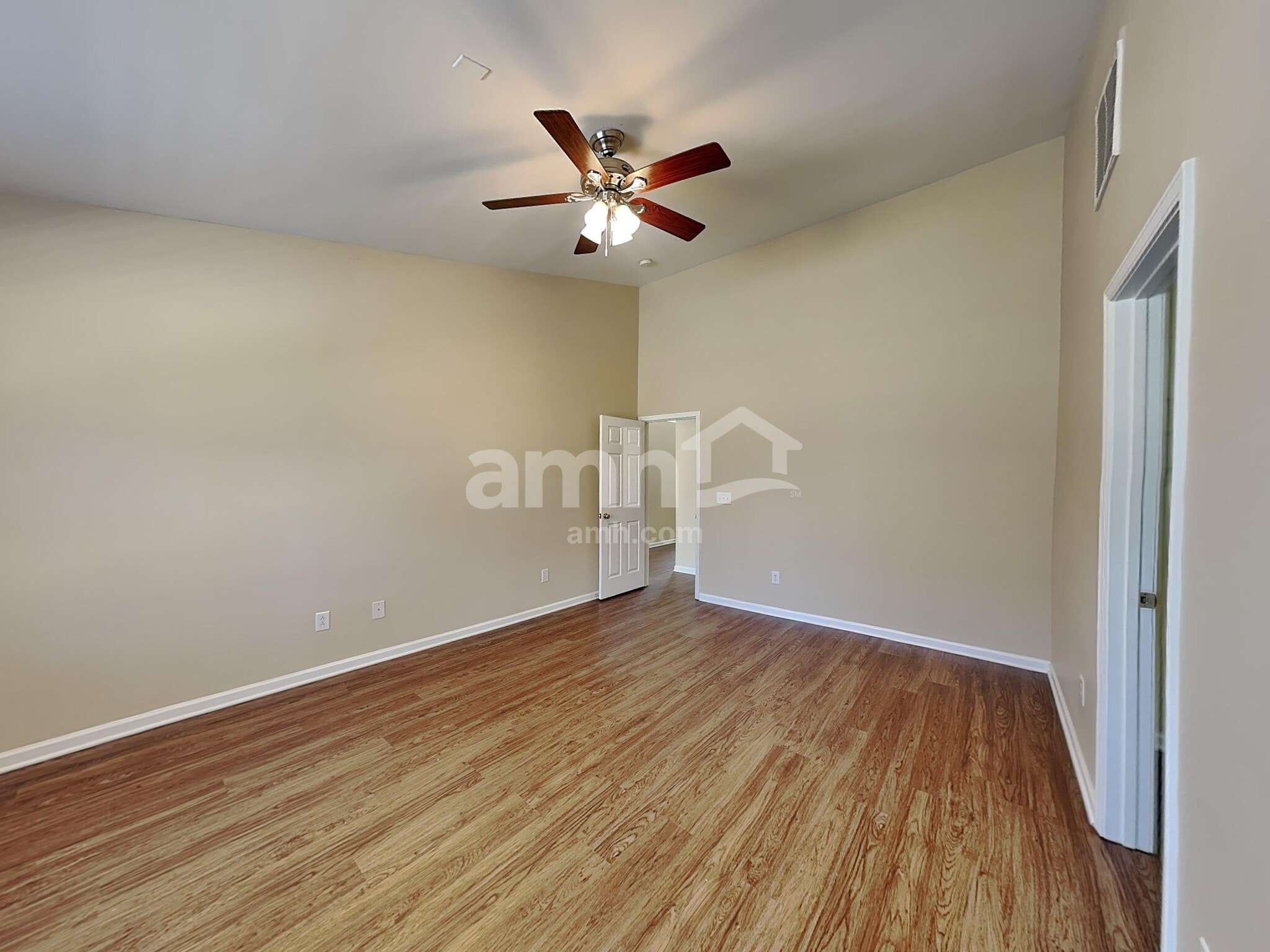 Building Photo - 116 Golden Valley Dr