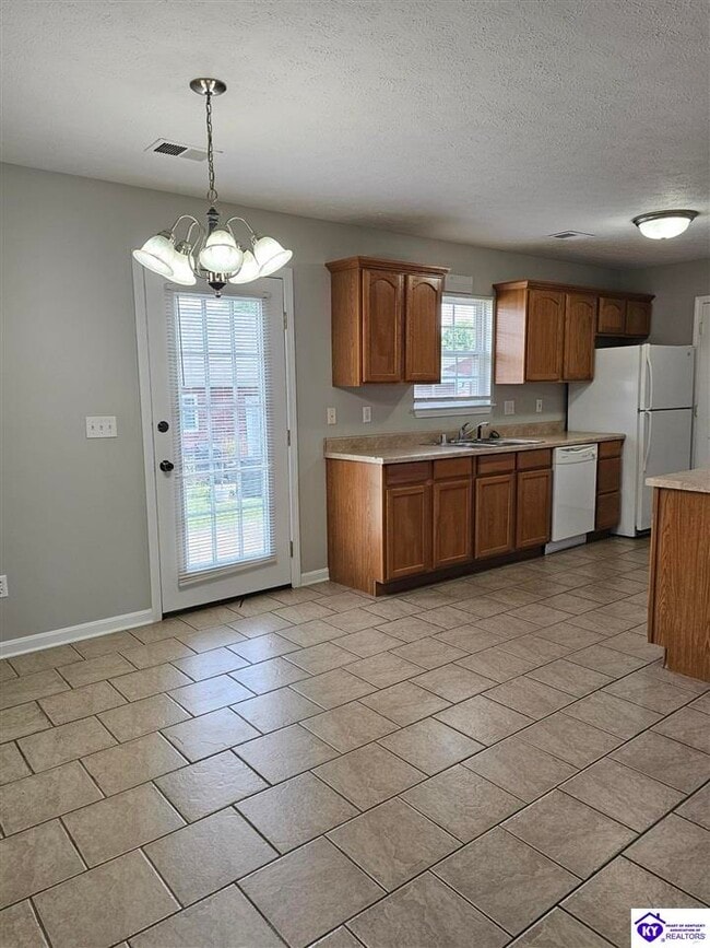 Building Photo - 145 Croghan Way