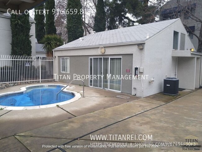 Building Photo - 1631 10th St