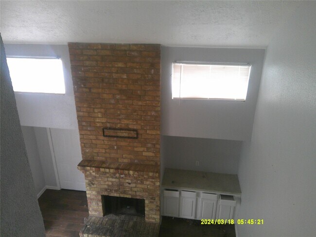 Building Photo - 12411 W Village Dr