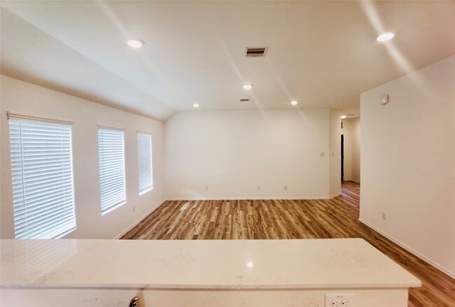 Building Photo - 5523 Knox Lndg Dr