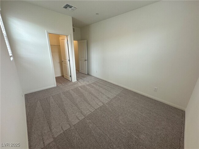 Building Photo - 5548 Hill Spire St