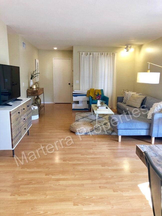 Primary Photo - Town Home With Resort Style Amenities