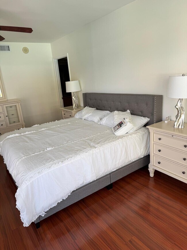 Building Photo - 1800 S Ocean Dr