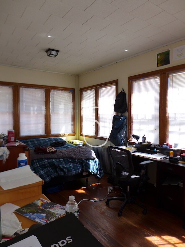 Building Photo - 5 Leamington Rd