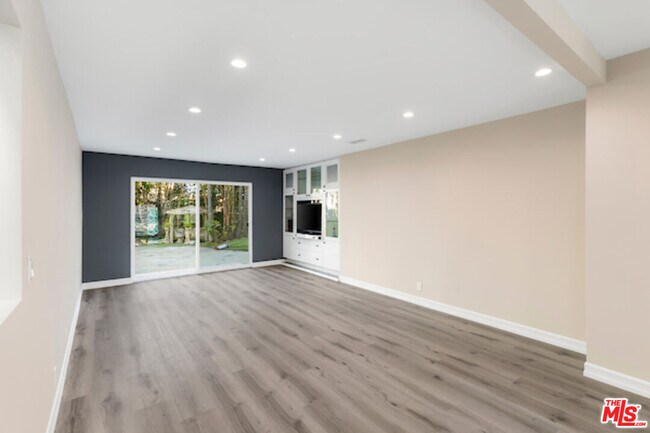 Building Photo - 164 N Willaman Dr