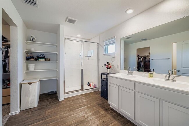 Building Photo - 18421 Cremello Dr