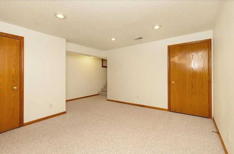 Building Photo - 2412 Emma Ave