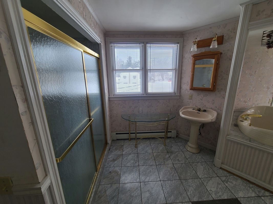 Building Photo - 608 Water St