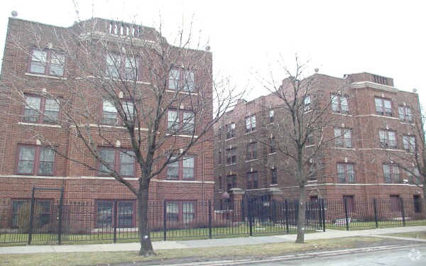 Primary Photo - 10717-10723 S King Dr