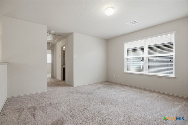 Building Photo - 131 Lake Gln