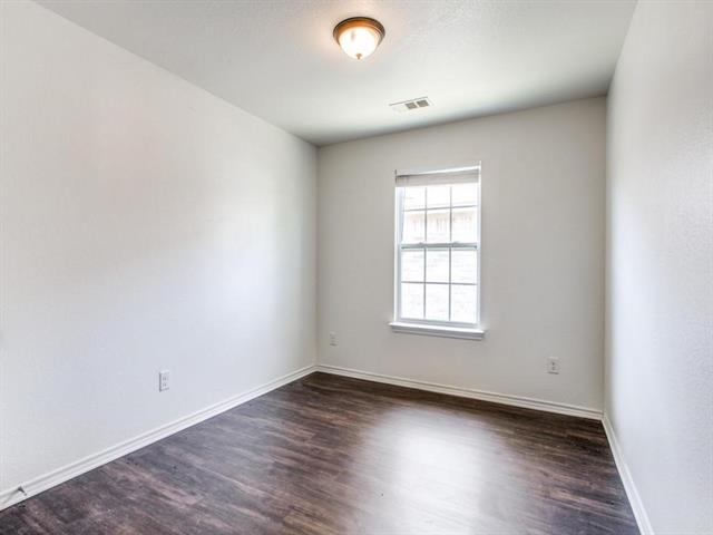 Building Photo - 616 Mission Ln