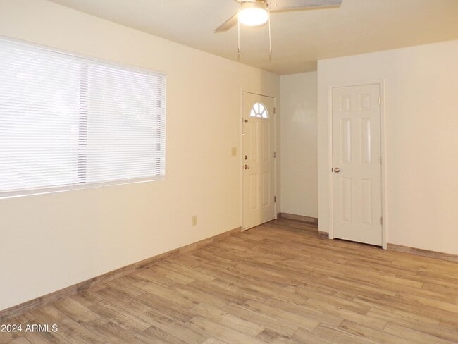 Building Photo - 4406 Buena Loma Way