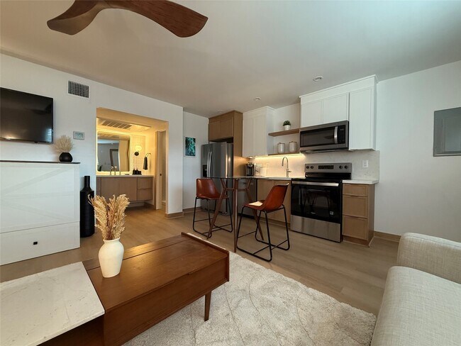 Building Photo - 1901 Richmond Ave.