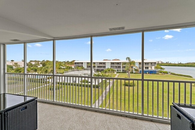 Building Photo - 100 Waterway Rd