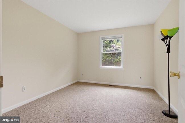 Building Photo - 9530 Hallhurst Rd