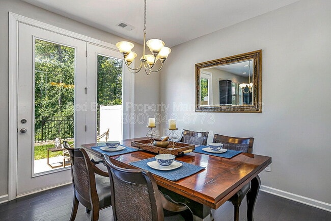 Building Photo - 9449 Glenburn Ln