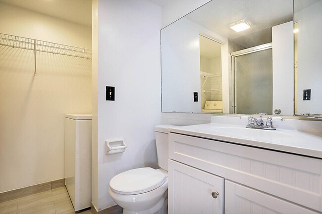 Building Photo - 253 Woodland Rd