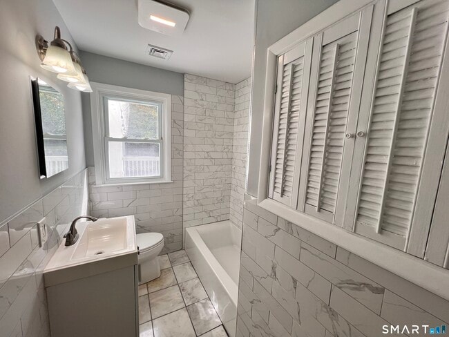 Building Photo - 267 Thunder Hill Dr