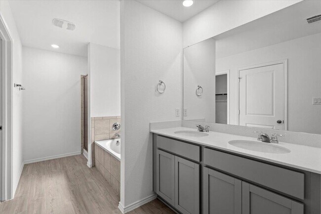 Building Photo - 300 Jeffers